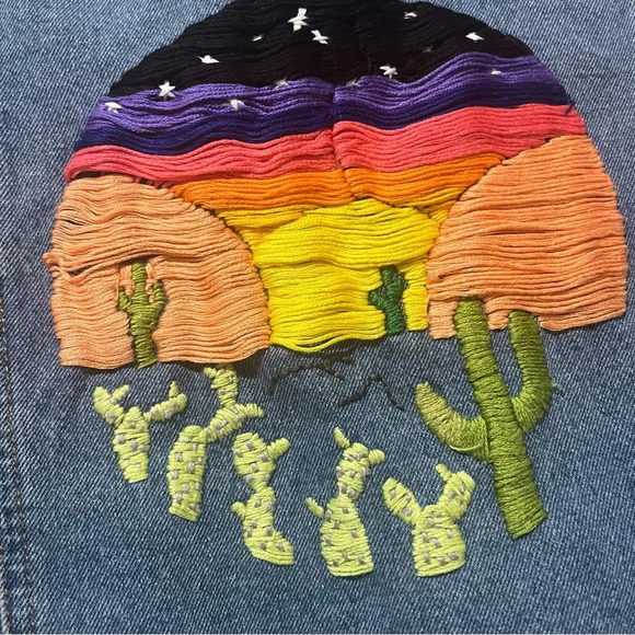 Forever 21 Embroidered Jean Jacket Womens Medium - Picture 7 of 7